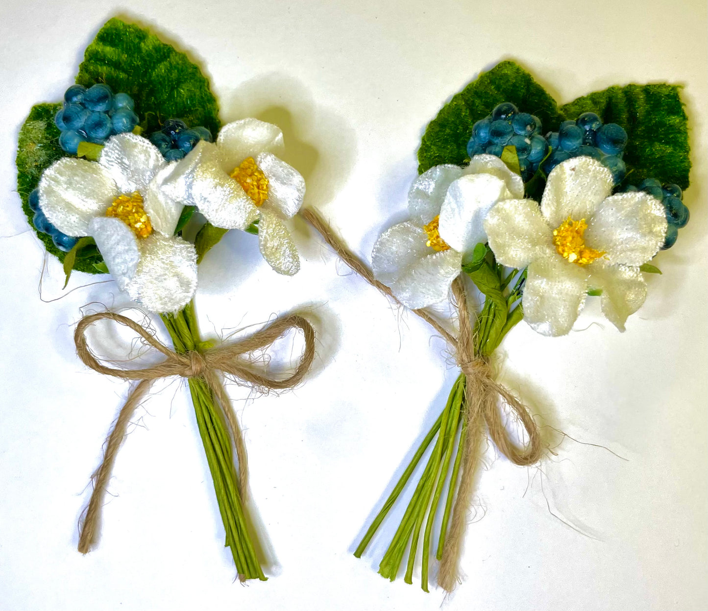 Petaloo - Botanica Collection Flowering Pick - Blueberry