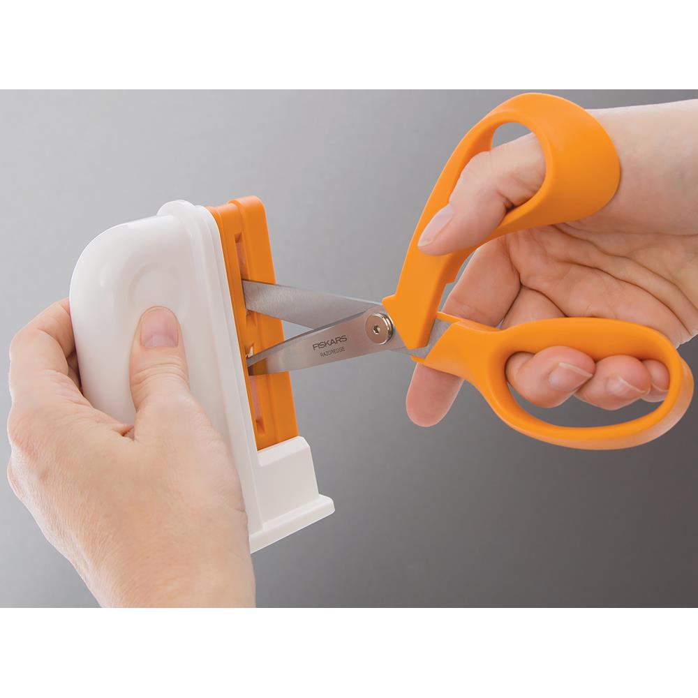 Fiskars - Universal Desktop Scissors Sharpener