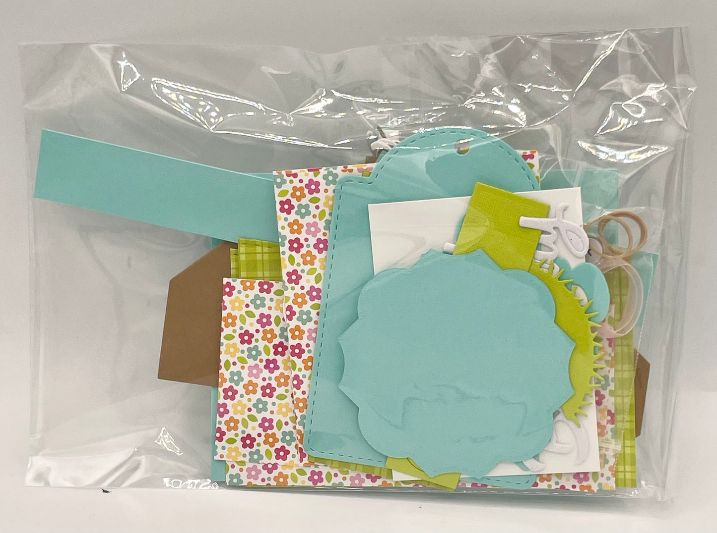Scrapp’n Savvy - Card Kits - Picnic Birthday Pop-Up Card