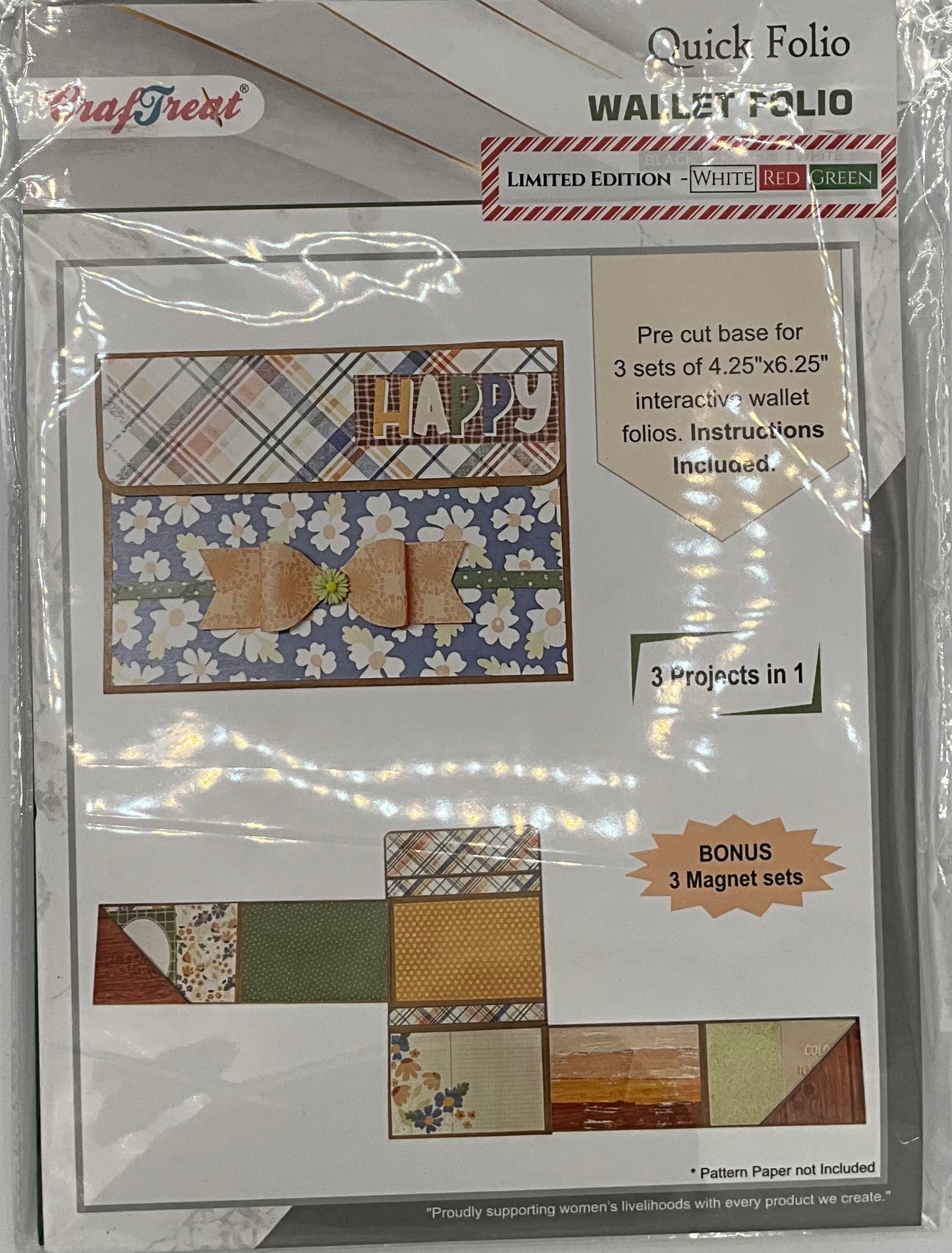 CrafTreat - Scrapbook Blank Quick Folio - Wallet - White, Red, and Green